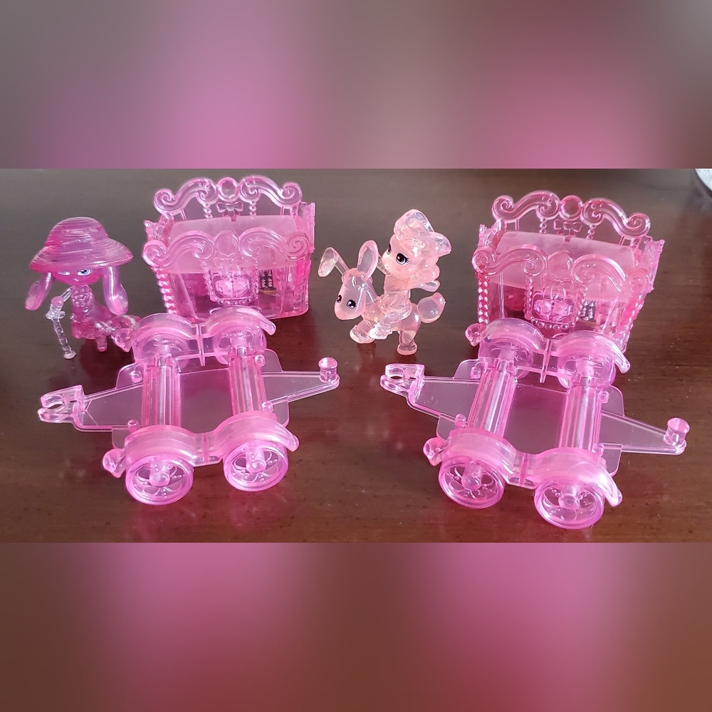 MOONBEAMS HKtoys 2014 Collectible‎ Light Up Caboose W/Crystal Figures ~Set Of 2~